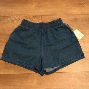 NWT Universal Thread Denim Women’s Shorts (Size M)